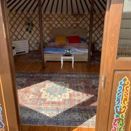 Glamping Anzio Sognando Yurta Campo di Carne