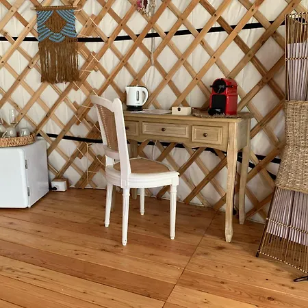 ゲストハウス Glamping Anzio Sognando Yurta Campo di Carne